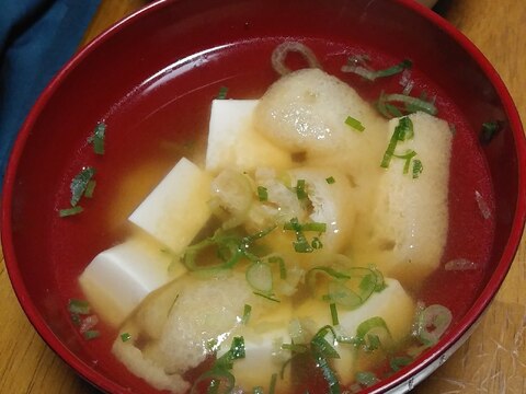 豆腐と玉ねぎと薄あげの味噌汁